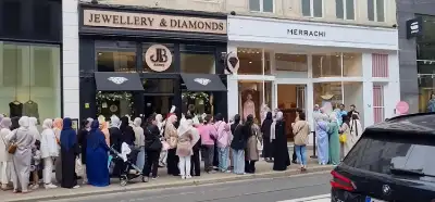 Video Londra’da işsizlik maaşı kuyruğunu mu gösteriyor?