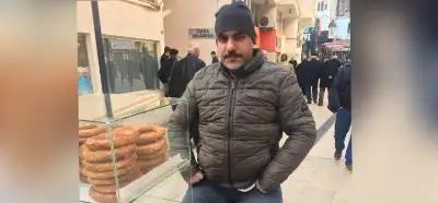 Hakan Fidan'a benzeyen simitçi fotoğrafı gerçek mi?