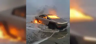 Yanan Tesla aracını gösteren fotoğraf gerçek mi?