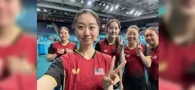 Fotoda stolüstü tennis üzrə ABŞ milli komandasının Çini məğlub etdiyi görünür?