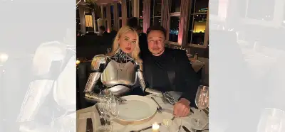 Elon Musk'ın "robot sevgilisi" ile yemekte olduğunu gösteren fotoğraf gerçek mi?