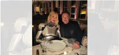 İlon Maskın "robot sevgilisi" ilə nahar etdiyini göstərən foto gerçəkdir?