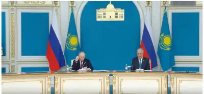 Videoda Tokayevin Putinə qazax dilində cavab verməsi göstərilir?