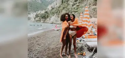 Plajda iki kadının yer aldığı fotoğraf Esad döneminde Suriye’de mi çekildi?