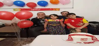 Pezeşkiyanın fotosunun Traktorun çempionluğundan sonra çəkildiyi doğrudur?