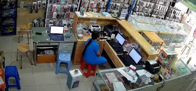 Video Rusya'daki güncel deprem esnasında bir işyerini mi gösteriyor?