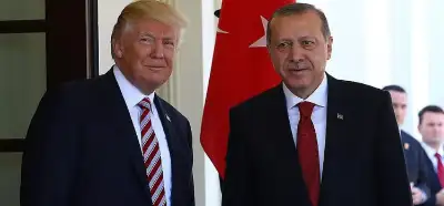 Erdoğan Trump konuşma yaparken salonu terk mi etti?