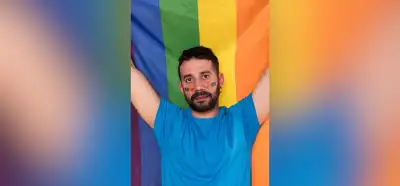 Ali Mahir Başarır'ı LGBT bayrağıyla gösteren fotoğraf gerçek mi?