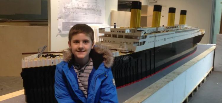 Otizmli bir çocuğun 56 bin parçalık Titanik maketi yaptığı iddiası