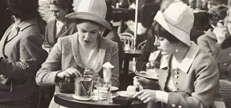 Fotoğrafın 1960’da İstanbul’daki Divan Pastanesi'nde çekildiği iddiası
