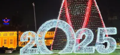 Fotoğraf Adana’nın 2025’i kutladığını mı gösteriyor?