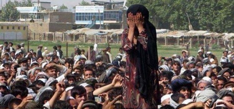 Fotoğrafın Afganistan'da 9 yaşında para karşılığı satılan kız çocuğunu gösterdiği iddiası