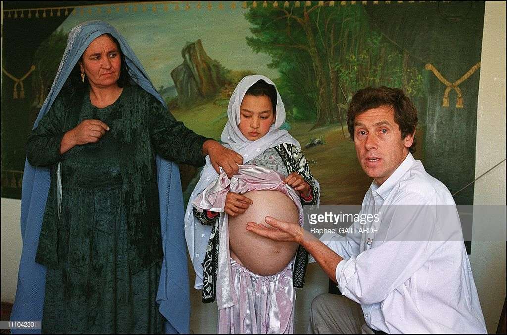 Fotoğrafın Afganistan'daki dokuz yaşında bir çocuğun hamile kaldığını gösterdiği iddiası