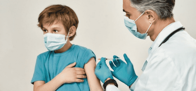 Çocuklara Covid-19 aşısı yapmanın tehlikeli olduğu iddiası