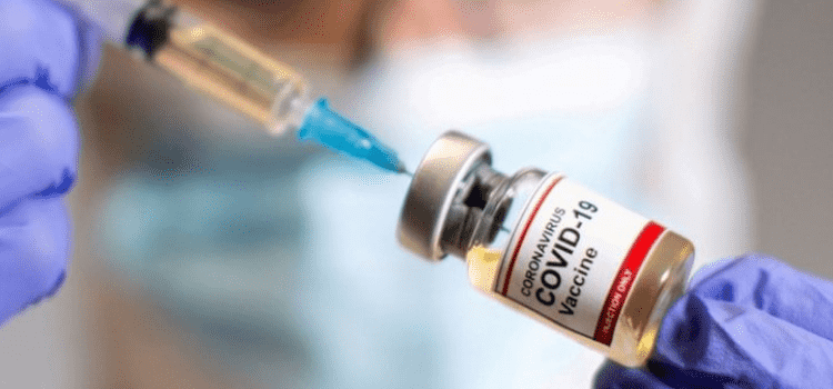 Covid-19 aşılarının mıknatıslanmaya sebep olacak miktarda metal içerdiği iddiası