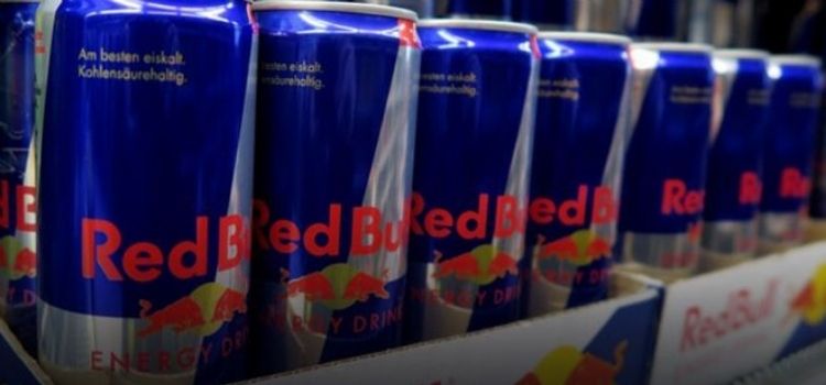 Enerji içeceği Red Bull'un boğa spermi içerdiği iddiası