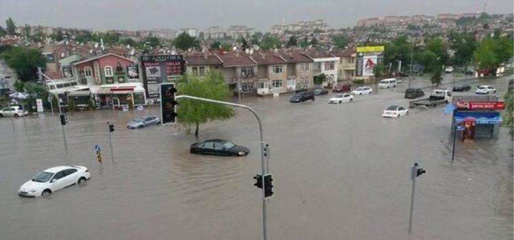 Fotoğrafın Ankara’daki güncel sel baskınından olduğu iddiası