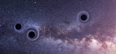 Fotoğrafın karadeliklerin çarpışmak üzere olduğu anı gösterdiği iddiası