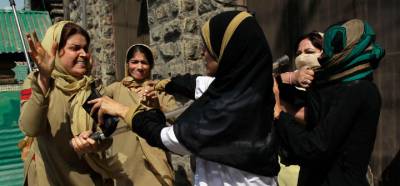 Fotoğrafın Pakistan’da şeriat nedeniyle dövülen kadınları gösterdiği iddiası
