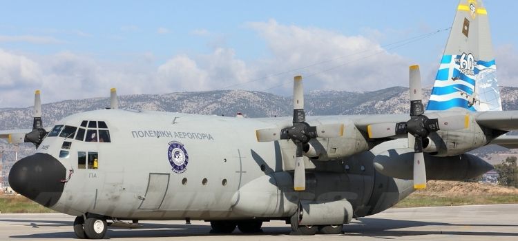 Fotoğraftaki uçağın İzmir’e yardım malzemeleri taşıyan Yunan kargo uçağı olduğu iddiası