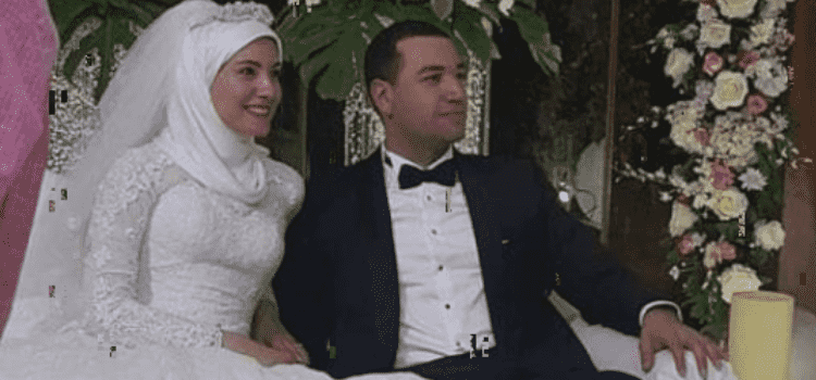 Fotoğrafın bir anne ile öz oğlunun evlendiğini gösterdiği iddiası