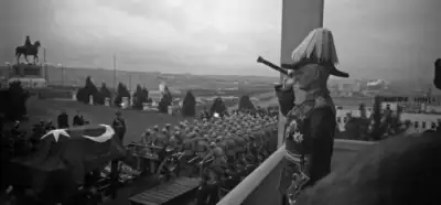 Fotoğraf İngiliz Mareşal Birdwood'un Atatürk'ün cenazesini selamlamasını mı gösteriyor?