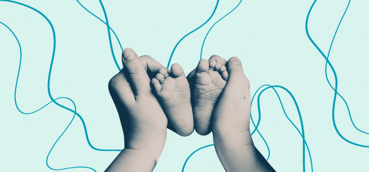 Bebeklerin ayak izlerinin annelerinin parmak izleriyle aynı olduğu iddiası