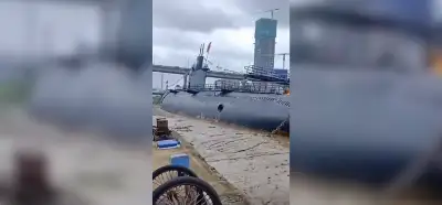 Görüntüler Çin'deki selden sonra karaya vuran denizaltıyı mı gösteriyor?