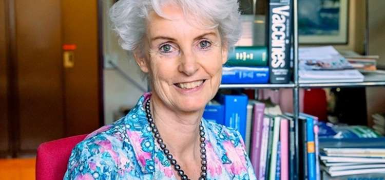 Prof. Dr. Claire-Anne Siegrist aşının uzun dönemdeki faydalarının bilindiğini belirtiyor