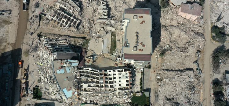 Büyüteç: Uydu görüntülerinden depremde yıkılan binaların yapım yılı tespit edilebilir mi?
