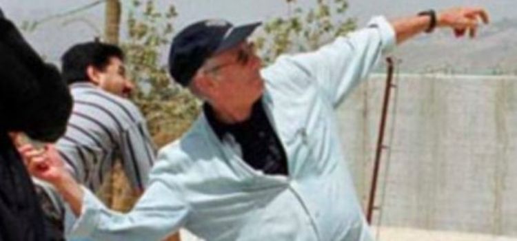 Fotoğrafın Edward Said'in İsrail askerlerine taş attığını gösterdiği iddiası