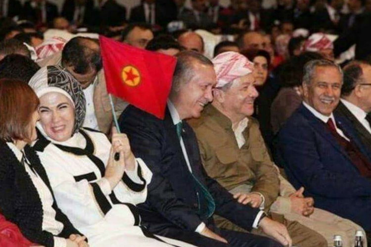 Fotoğrafın Emine Erdoğan'ın PKK flaması tuttuğunu gösterdiği iddiası