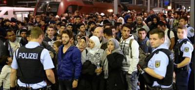 Fotoğrafın bayram tatili nedeniyle Almanya’dan sınır dışı edilen 500 Suriyeliyi gösterdiği iddiası