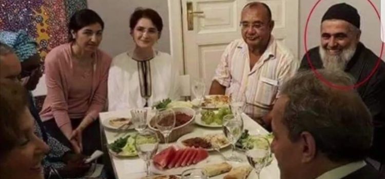 Fotoğrafın Oda TV ekibi ile Fatih Nurullah’ı yemekte gösterdiği iddiası