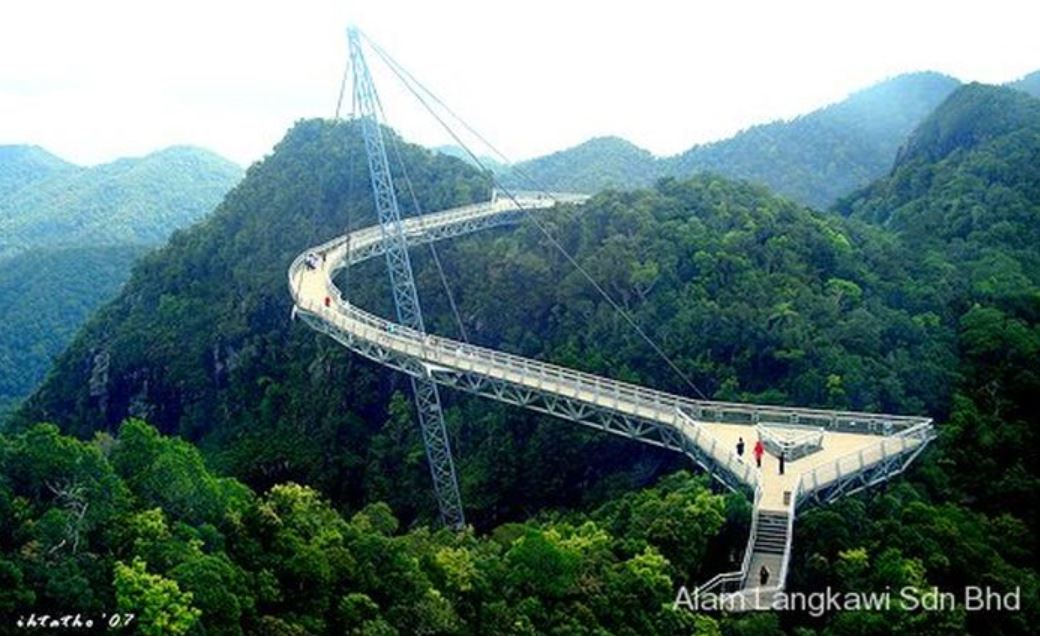 Fotoğraftaki köprünün Japonya’da ve ücretsiz olduğu iddiası
