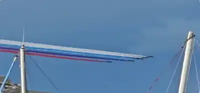 Fransız pilotlar təsadüfən səmada Rusiya bayrağı çəkib?