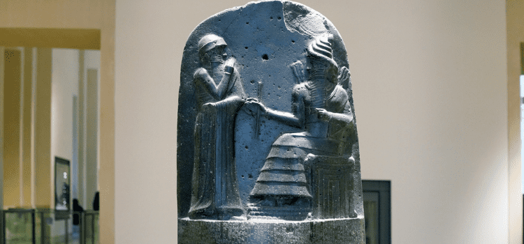 Hammurabi yasalarının yaptığı ev yıkılan ustanın infazını buyurduğu iddiası