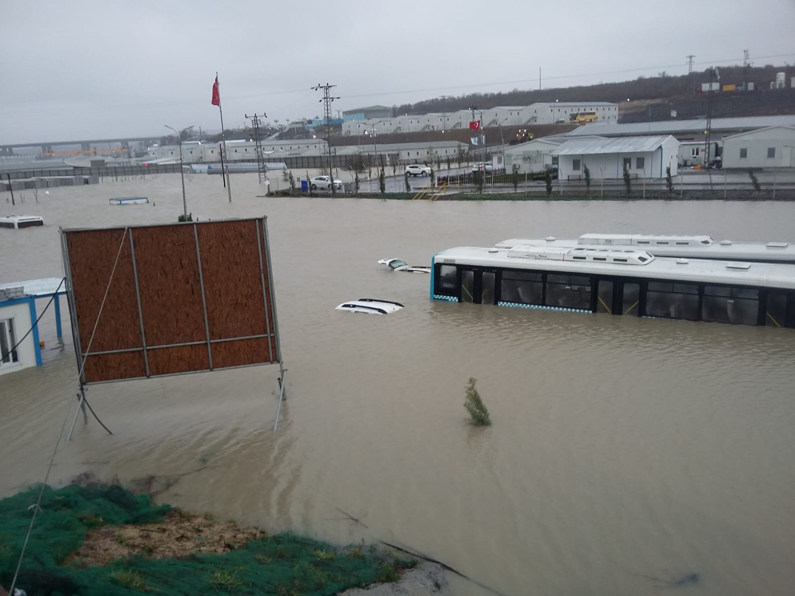 İstanbul Havalimanı'nın şantiye alanını su bastığı iddiası
