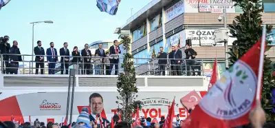 İmamoğlu buluşmasında açılan DEM Parti bayrağı montaj mı?