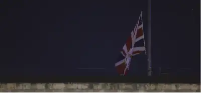 Britaniya bayrağının yarıya qədər endirilməsi doğrudur?