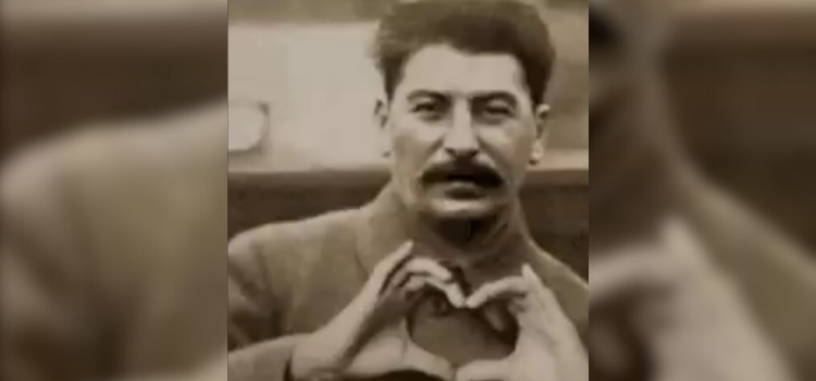 Fotoğrafın Stalin'in eliyle kalp yaptığını gösterdiği iddiası
