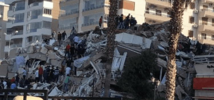 Fotoğrafın Bayraklı’daki kaymakamlık binasının yıkıldığını gösterdiği iddiası