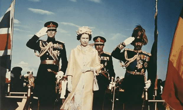 kralice elizabeth etiyopya imparatoru onunde egilmedi ziyaret 1965