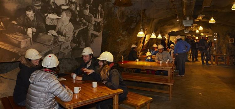 Fotoğrafın Norveç’teki bir madenin yemekhanesini gösterdiği iddiası