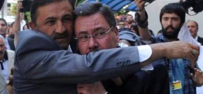 Fotoğrafın Melih Gökçek'e cuma namazı çıkışı yapılan saldırıyı gösterdiği iddiası