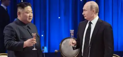 Putin və Kim Çen Inın bir-birinə güvənməyib içki içmədkilərini göstərən video realdırmı?