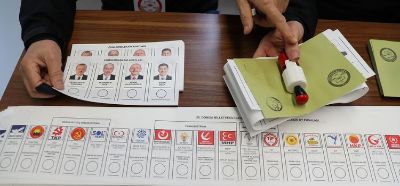 Saat 17’de seçmen sırasında bulunanların oy kullanabileceği iddiası