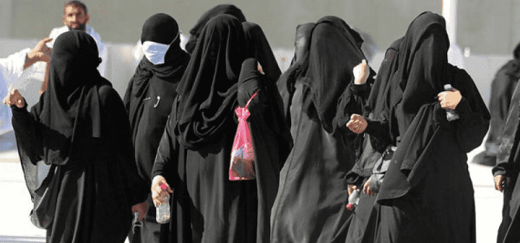 Suudi Arabistan’da çarşaf zorunluluğu kaldırıldığı iddiası