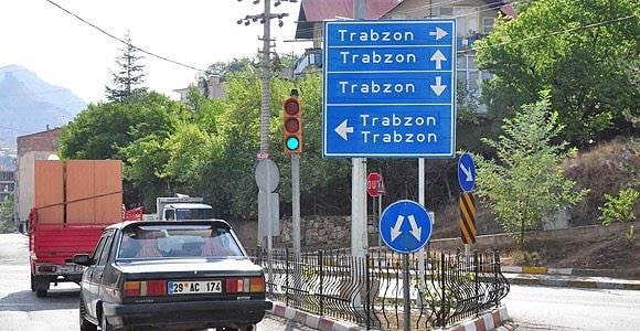 Tabeladaki tüm yönlerin Trabzon'u işaret ettiğini gösterdiği iddiası
