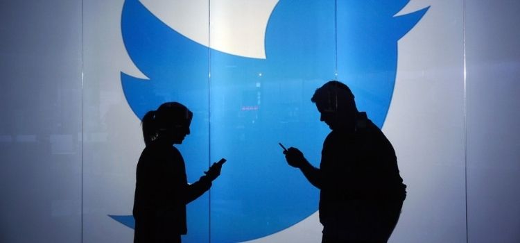 Twitter kullanıcıların yanıltıcı paylaşımları bildirebileceği yeni özelliğini deniyor